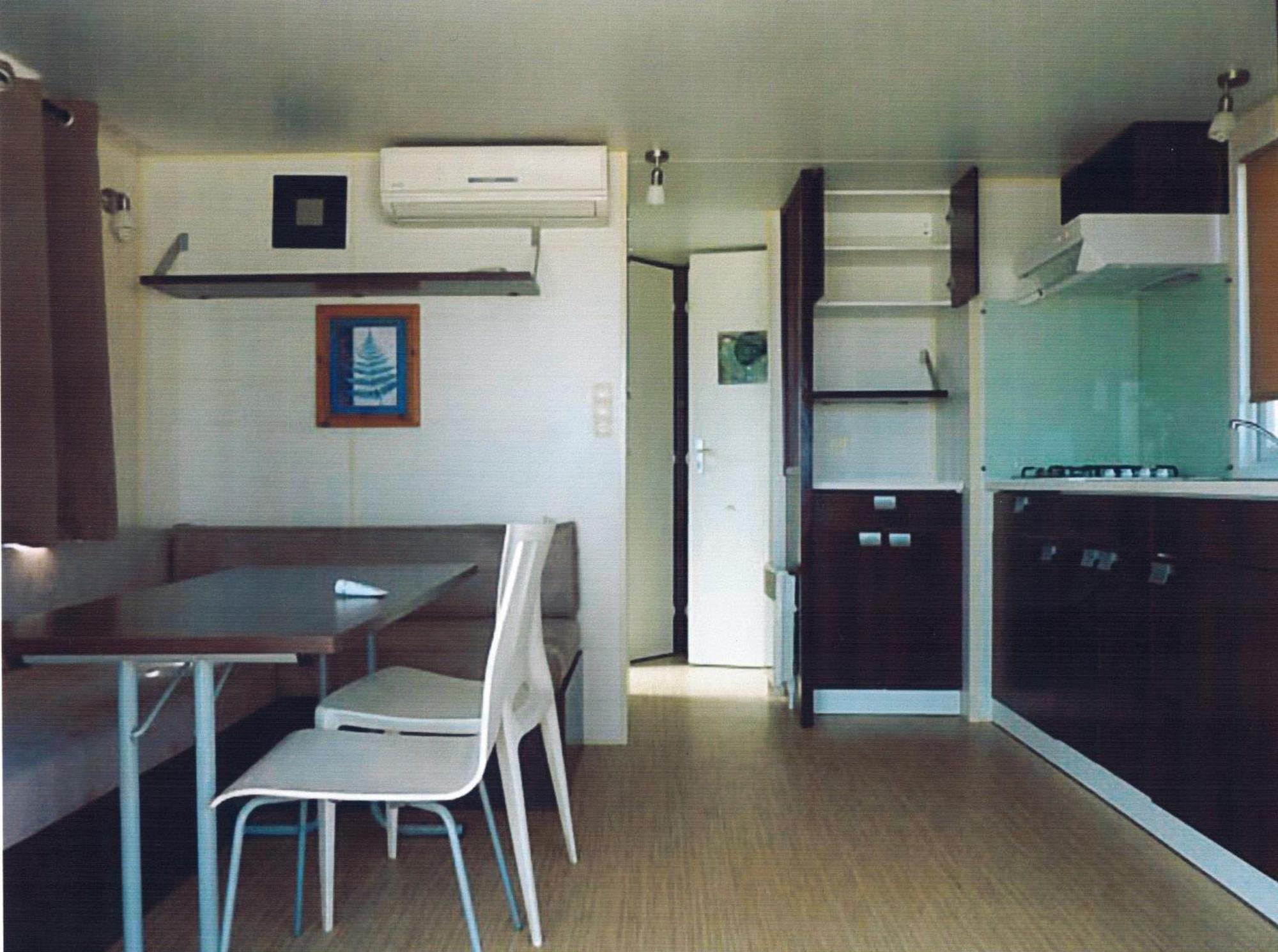 Camping Paradis Bellerive Montfrin Room photo