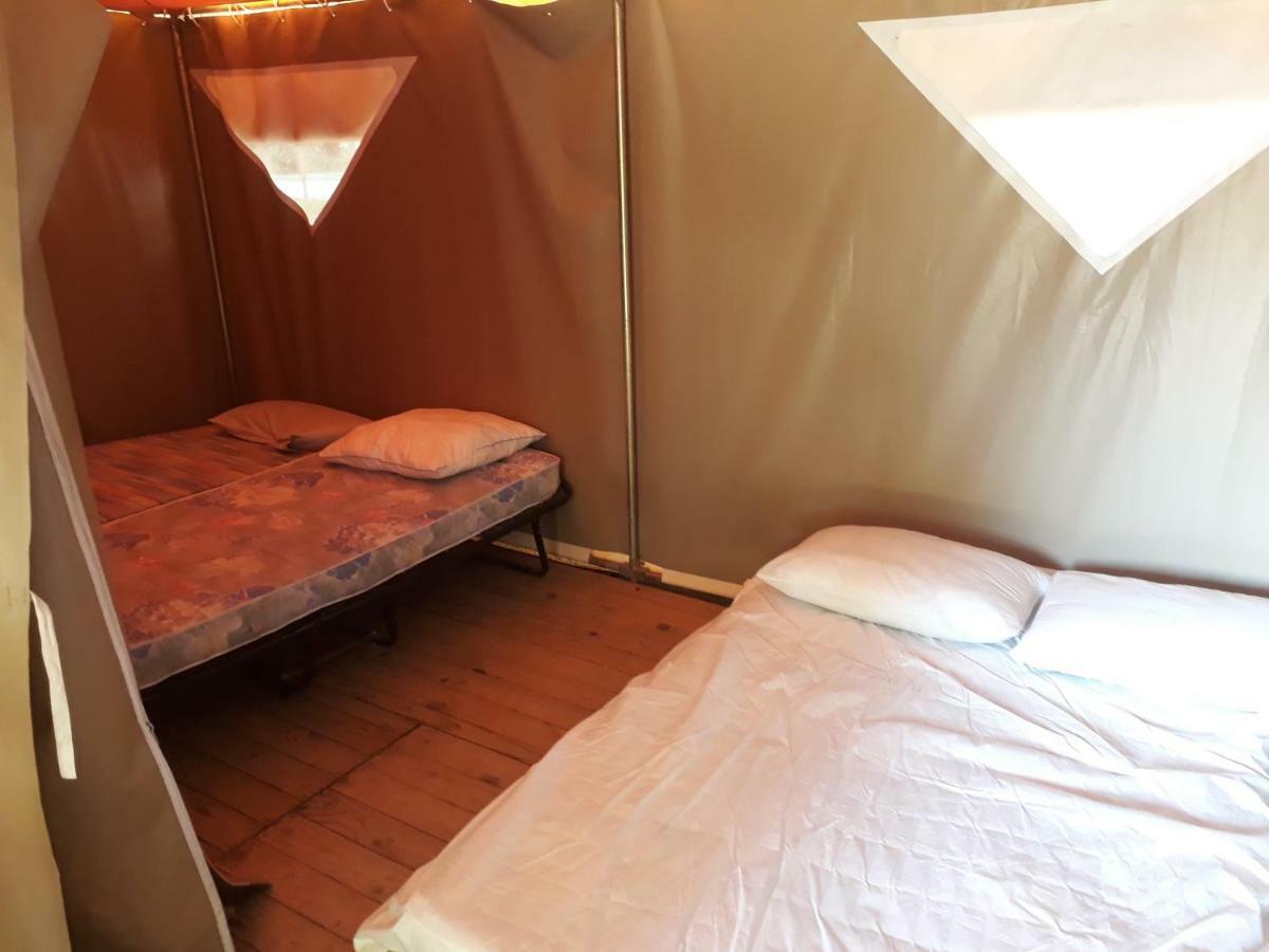 Camping Paradis Bellerive Montfrin Exterior photo